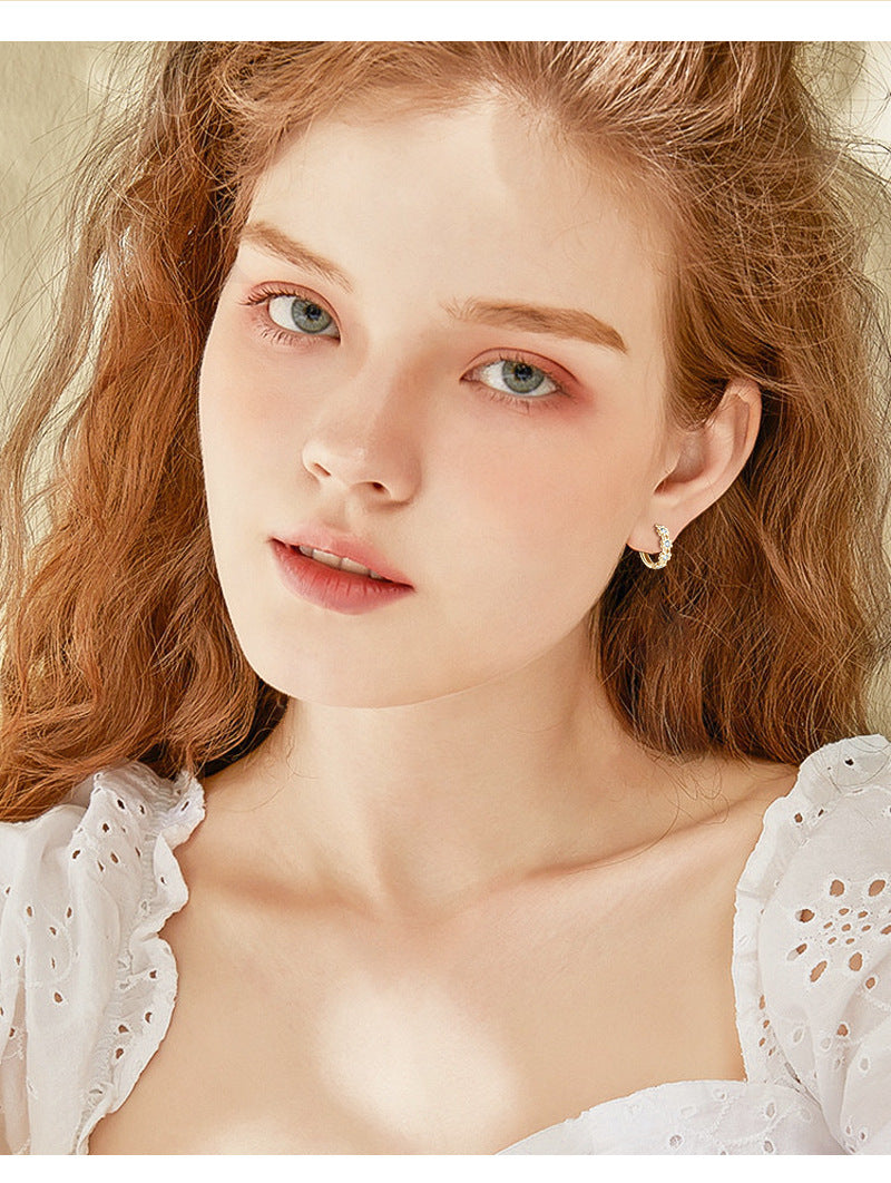 Daisy Moissanite Huggie Hoops