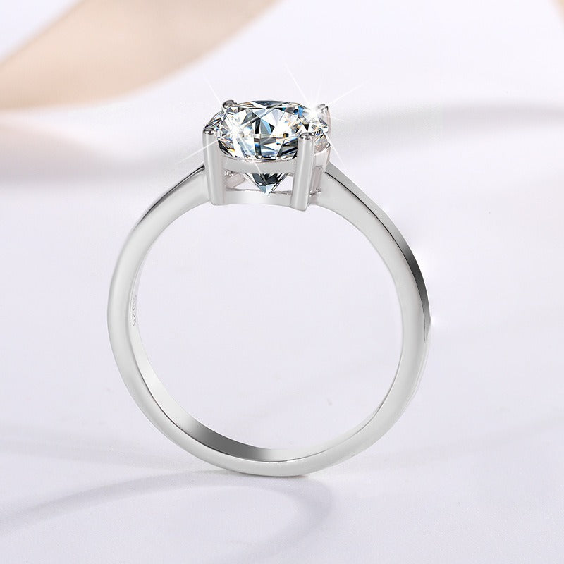 Aurélie 2 Carat Oval Moissanite Solitaire Ring
