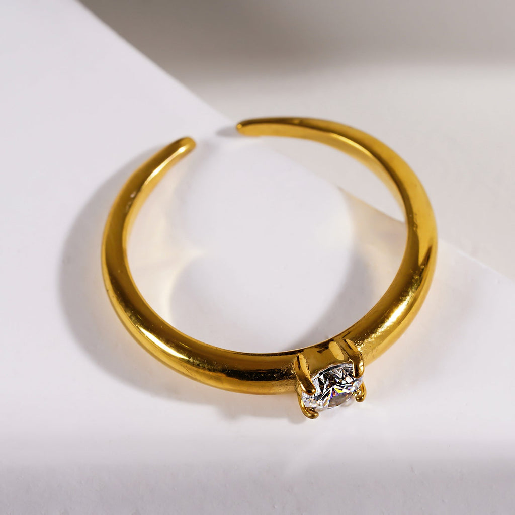 Cielo Solitaire Gold Ring