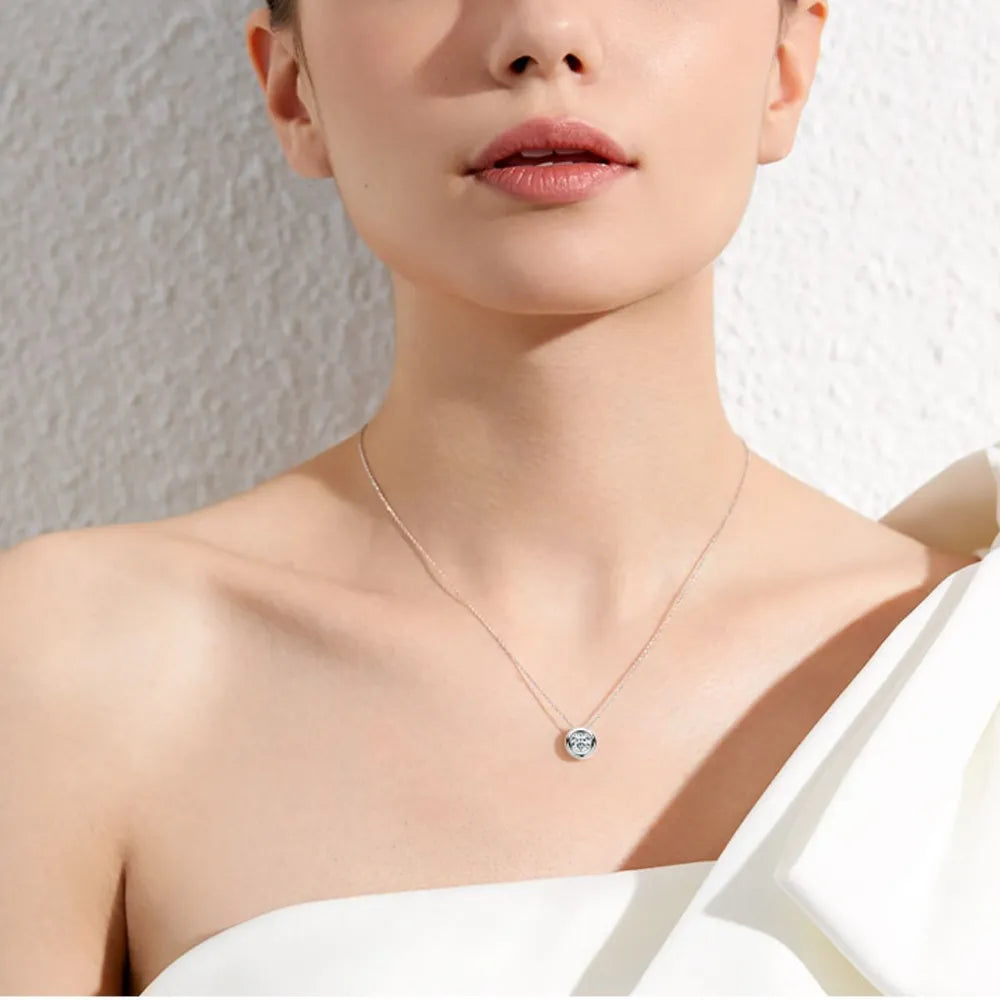 Solène 1 Carat Moissanite Bezel Necklace