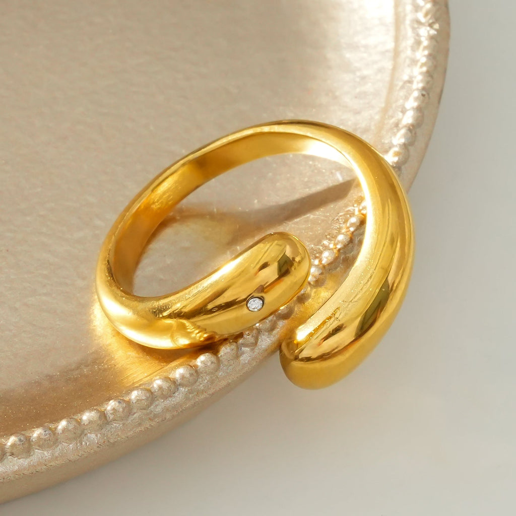 Garuva Solitaire Gold Ring
