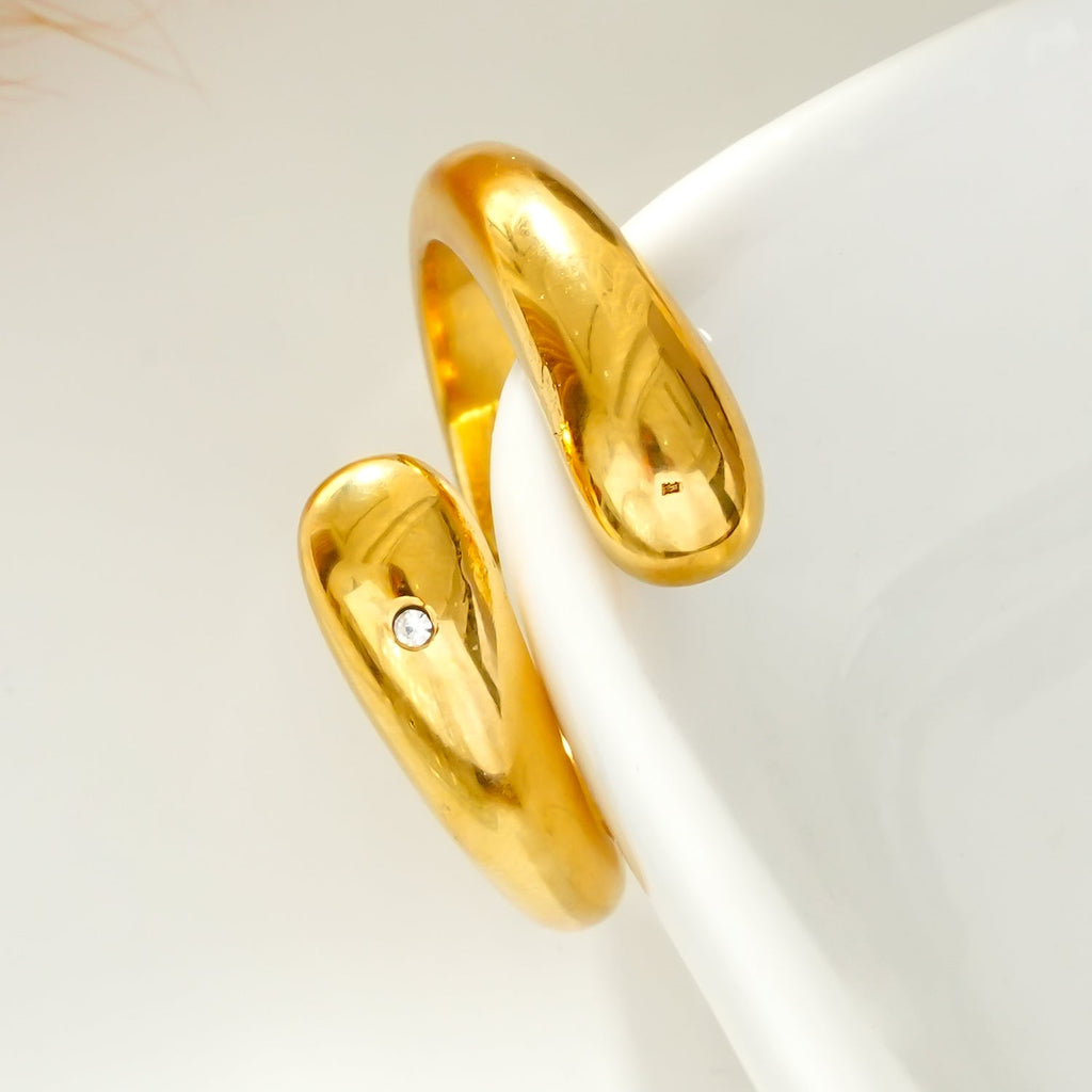 Garuva Solitaire Gold Ring