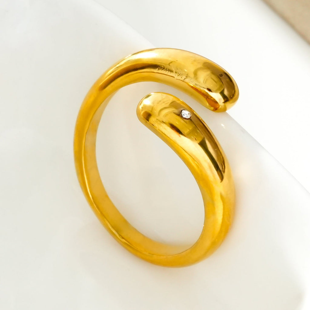 Garuva Solitaire Gold Ring