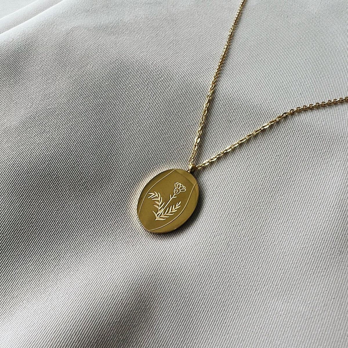 Birth Flower Medallion Necklace – January