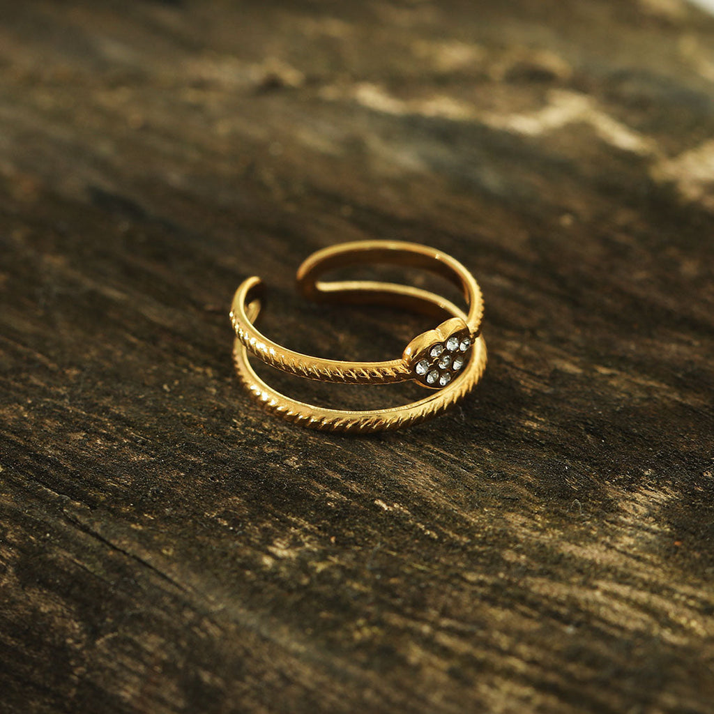 Renée Pavé Heart Gold Ring