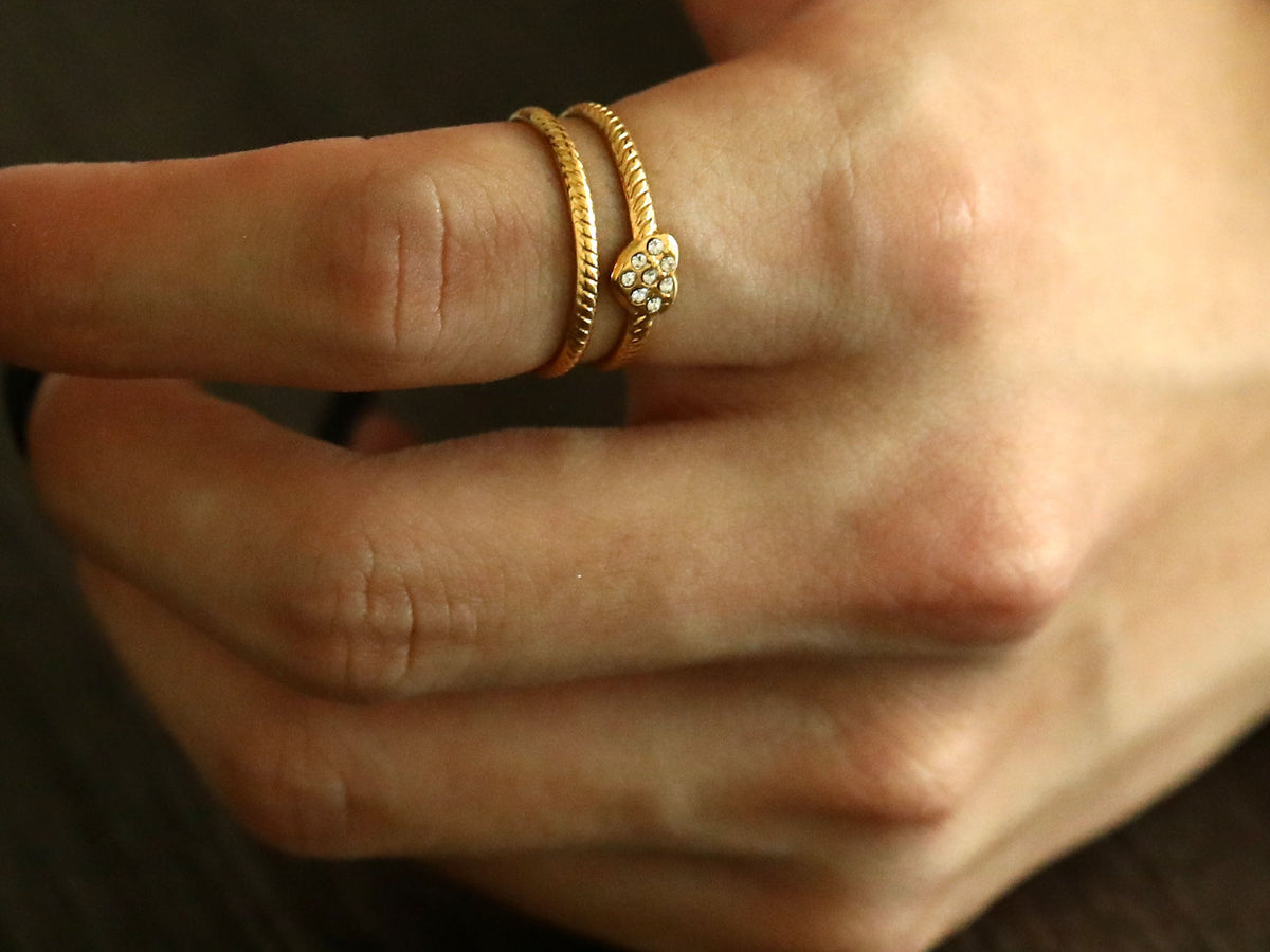 Renée Pavé Heart Gold Ring